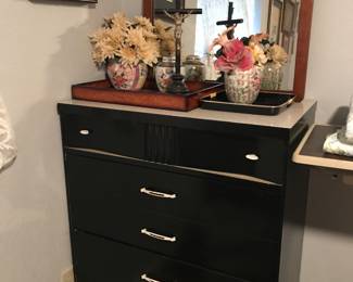 Black chest of drawers, oak mirror, oriental vases