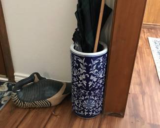 Blue white umbrella holder