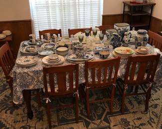 Table and chairs, nice blue rug