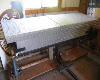 Diamond Plate Truck Toolbox