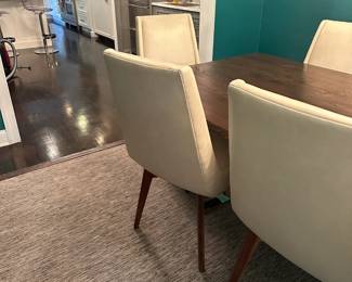10 Leather High-End Leather Chairs
