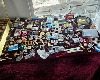 Huge amount of jewelry