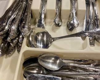 Oneida Silverware/Flatware Set. Top Condition.