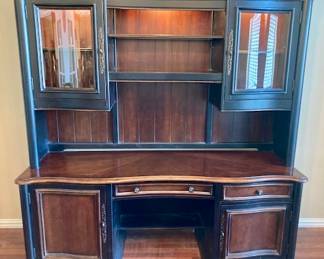 Hooker Furniture Executive Desk and Lighted Hutch. Top Condition!