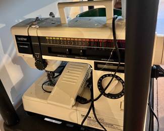 singer sewing machine with case $50