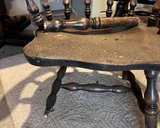 kitchen table and 4 chairs $200 - one chair broken but can be repaired