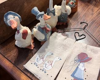 Vintage Lot of Ike & Sandy Geese with tea towels - $25