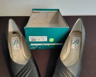 Women's Ros Hommerson Size 13 heels