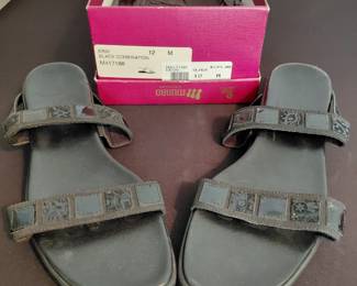 Women's Munro Size 12 sandals
