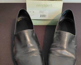 women's Easyspirit flats