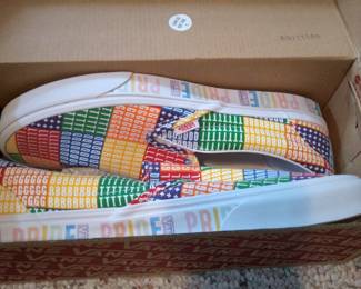 Shoes - Vans Pride Design