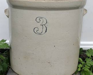 BEAUTIFUL APPLIED HANDLES ANTIQUE CROCK