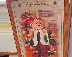 281 - Holiday Bear in Box 29" You are buying a used as-is electric/electronic item. We do not guarantee all components are present, and if it is not expressly stated, it is untested.