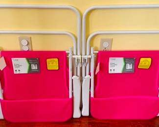 515 - 2 Folding Chairs 27 x 22 x 31.5