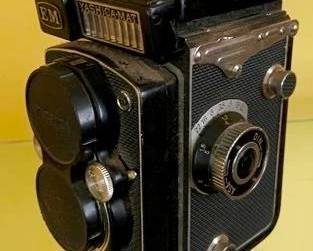 482 - Antique Camera 6"
