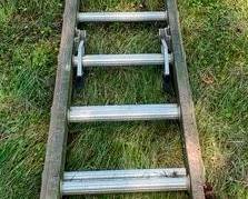 657 - Fiberglass Extension Ladder 136"
