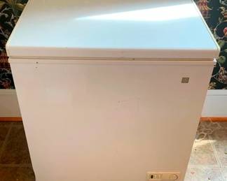 410 - General Electric Chest Freezer 33 x 28 x 20 You are buying a used as-is electric/electronic item. We do not guarantee all components are present, and if it is not expressly stated, it is untested.