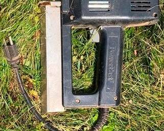 713 - Powerfast Staple Gun 9" You are buying a used as-is electric/electronic item. We do not guarantee all components are present, and if it is not expressly stated, it is untested.