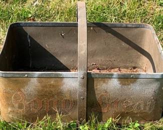 635 - Vintage Bond Bread Basket 15 x 24 x 17