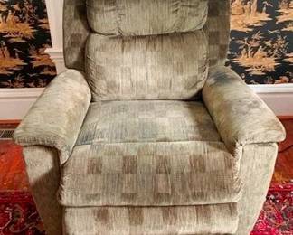 506 - Recliner 26 x 42 x 41