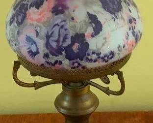 79 - Vintage Table Lamp w/ Art Glass Shade 13" Tall You are buying a used as-is electric/electronic item. We do not guarantee all components are present, and if it is not expressly stated, it is untested.