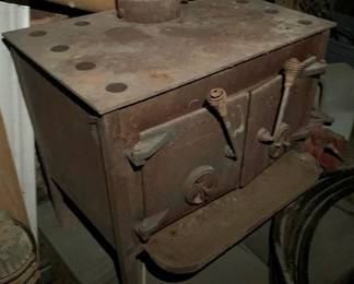 676 - Dominion Cast Iron Wood Stove 31 x 26 x 24