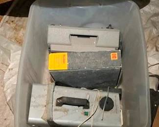 677 - Tote & Contents