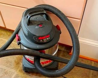 340 - 5 Gallon Shop Vac, 4.5HP You are buying a used as-is electric/electronic item. We do not guarantee all components are present, and if it is not expressly stated, it is untested.