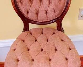 486 - Victorian Carved & Tufted Chair 36 x 19 x 17