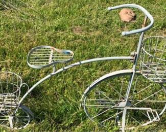 623 - Metal Bicycle Planter 30 x 48