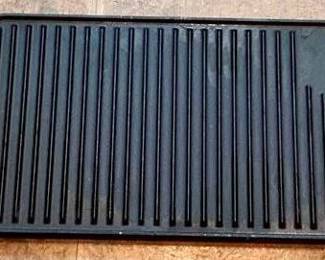 386 - Cast Iron Griddle / Grill Pan 18 x 9