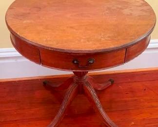 530 - Mersman Duncan Phyfe Drum Table 27 x 29