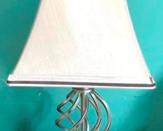 133 - Lamp 19" You are buying a used as-is electric/electronic item. We do not guarantee all components are present, and if it is not expressly stated, it is untested.
