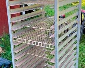 608 - Metal Rolling Rack 64 x 21 x 26
