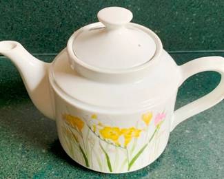 315 - Tivoli Teapot 6 x 7