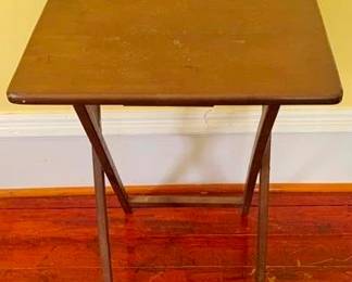 495 - Folding Table 26 x 19 x 15