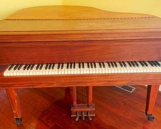 464 - Vintage Baby Grand Piano 40 x 60 x 58