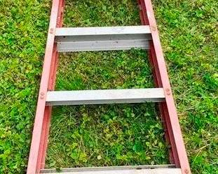 434 - 6' Fiberglass Ladder