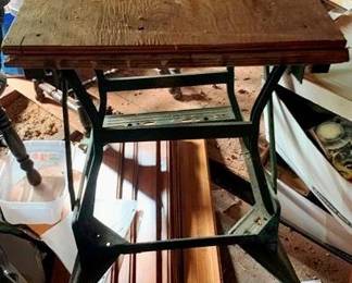 295 - Wood & Metal Work Table 29 x 28 x 15