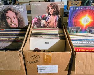 SO MANY classic vinyl albums!!! Here are a few.....