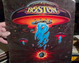SO MANY classic vinyl albums!!! Here are a few.....