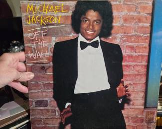 SO MANY classic vinyl albums!!! Here are a few.....