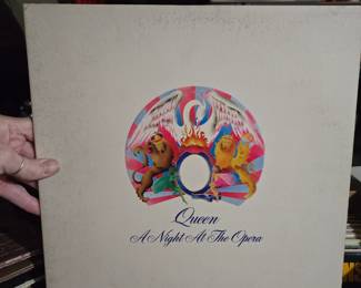 SO MANY classic vinyl albums!!! Here are a few.....