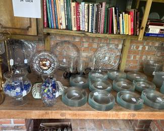 Quantities of plates of all sizes