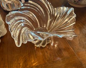 Lots of serving bowls - great shapes