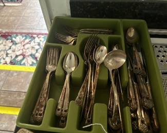 Full set of plated flatware - mid-Century modern