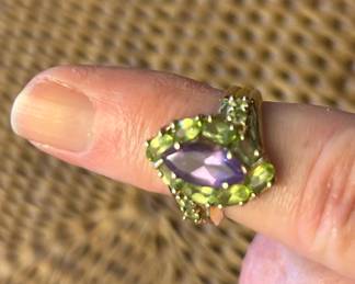 10 kt Gold Ring W/ Amethyst & Peridot Stones