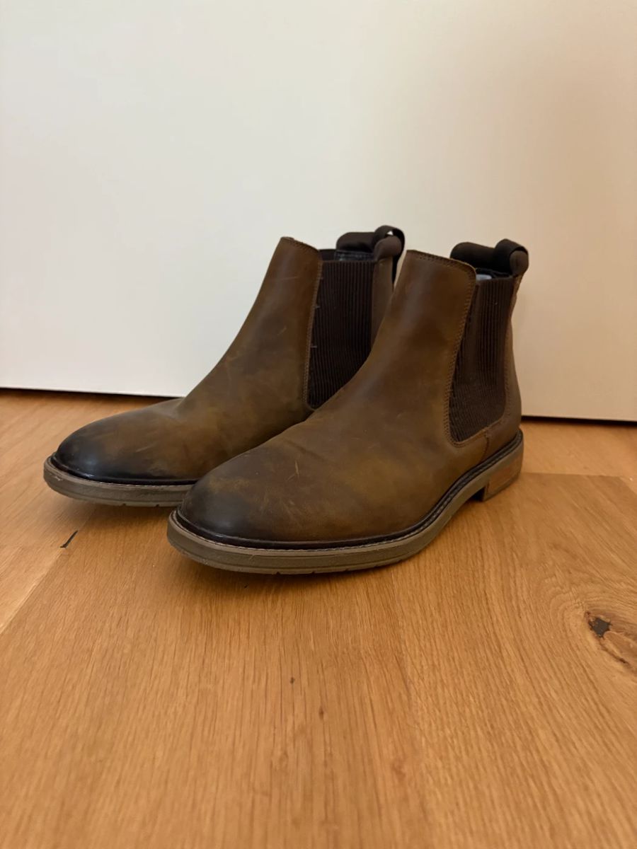 Clarks boots - Mens 9
