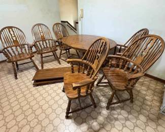 Vintage Dinning Room Table with Leaves 6 Chairs