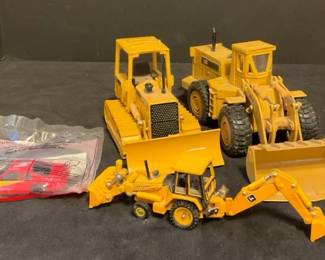 001 Vintage ERTL Small Heavy Equipment Toys More